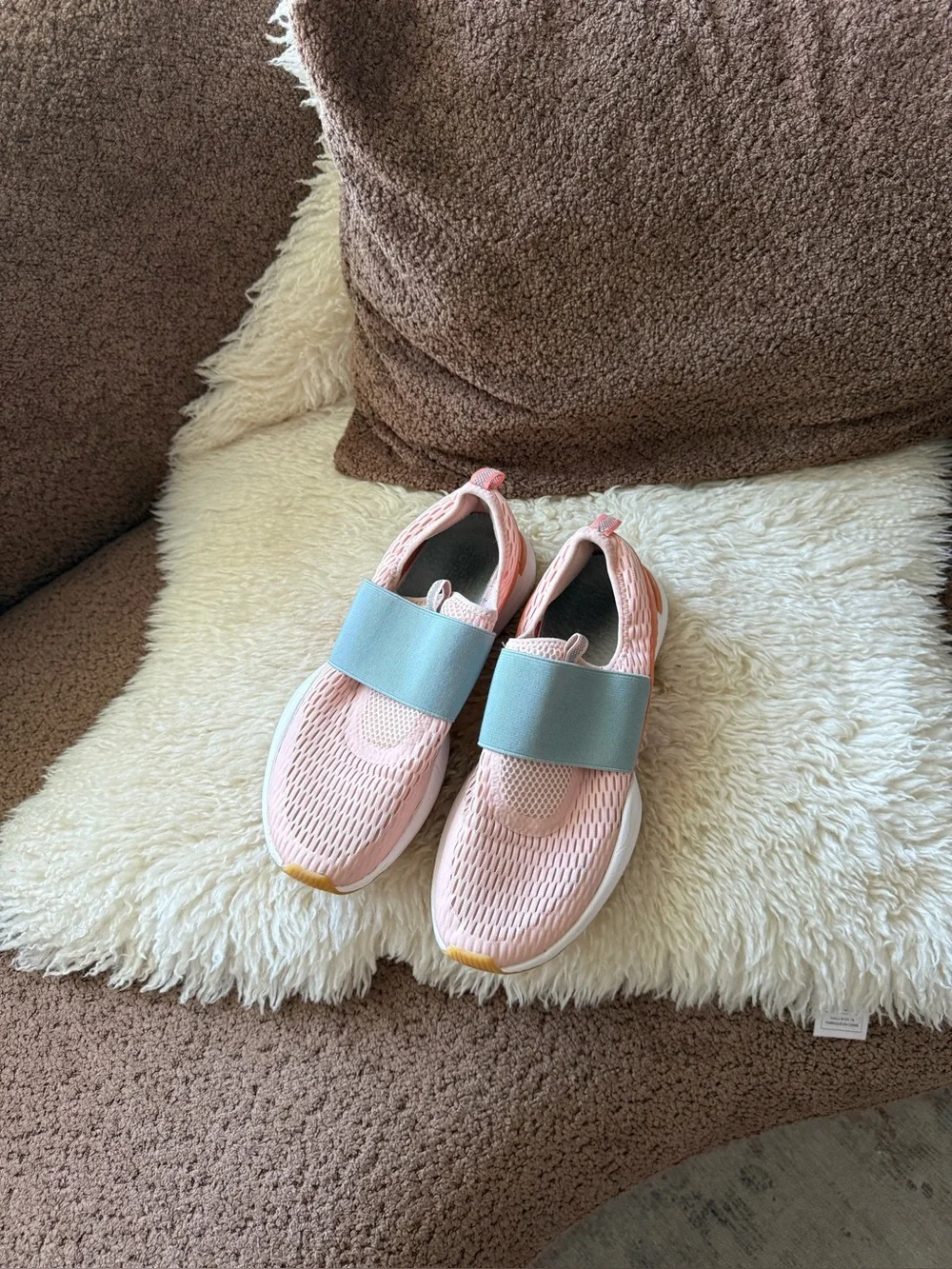 Sorel Kinetic Impact strap sneakers in a light pink and grey colorway🍃